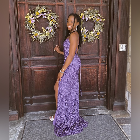 GORGEOUS SHERRI HILL SEQUIN PURPLE DRESS - Picture 1 of 6